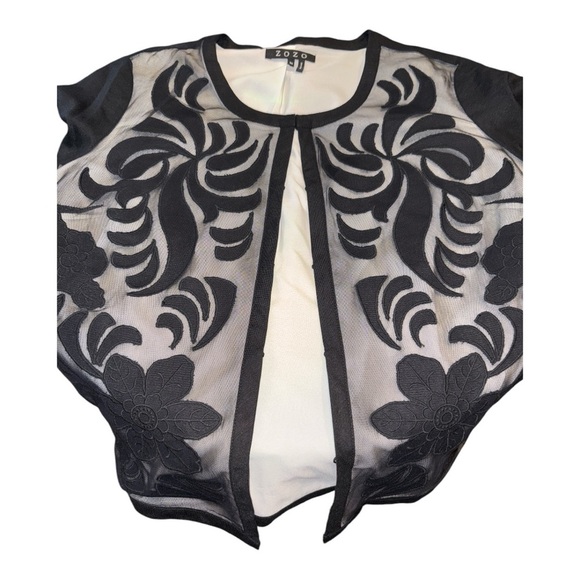ZOZO Dress Jacket with mesh floral design details. Size M M - Picture 2 of 4